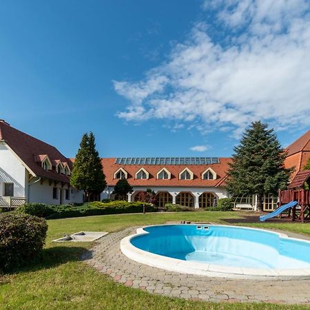 Global Apartmanhaz Vonyarcvashegy Bagian luar foto