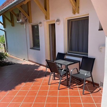 Global Apartmanhaz Vonyarcvashegy Bagian luar foto