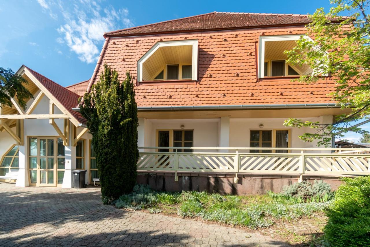 Global Apartmanhaz Vonyarcvashegy Bagian luar foto
