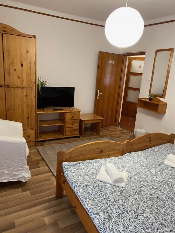 Global Apartmanhaz Vonyarcvashegy Bagian luar foto