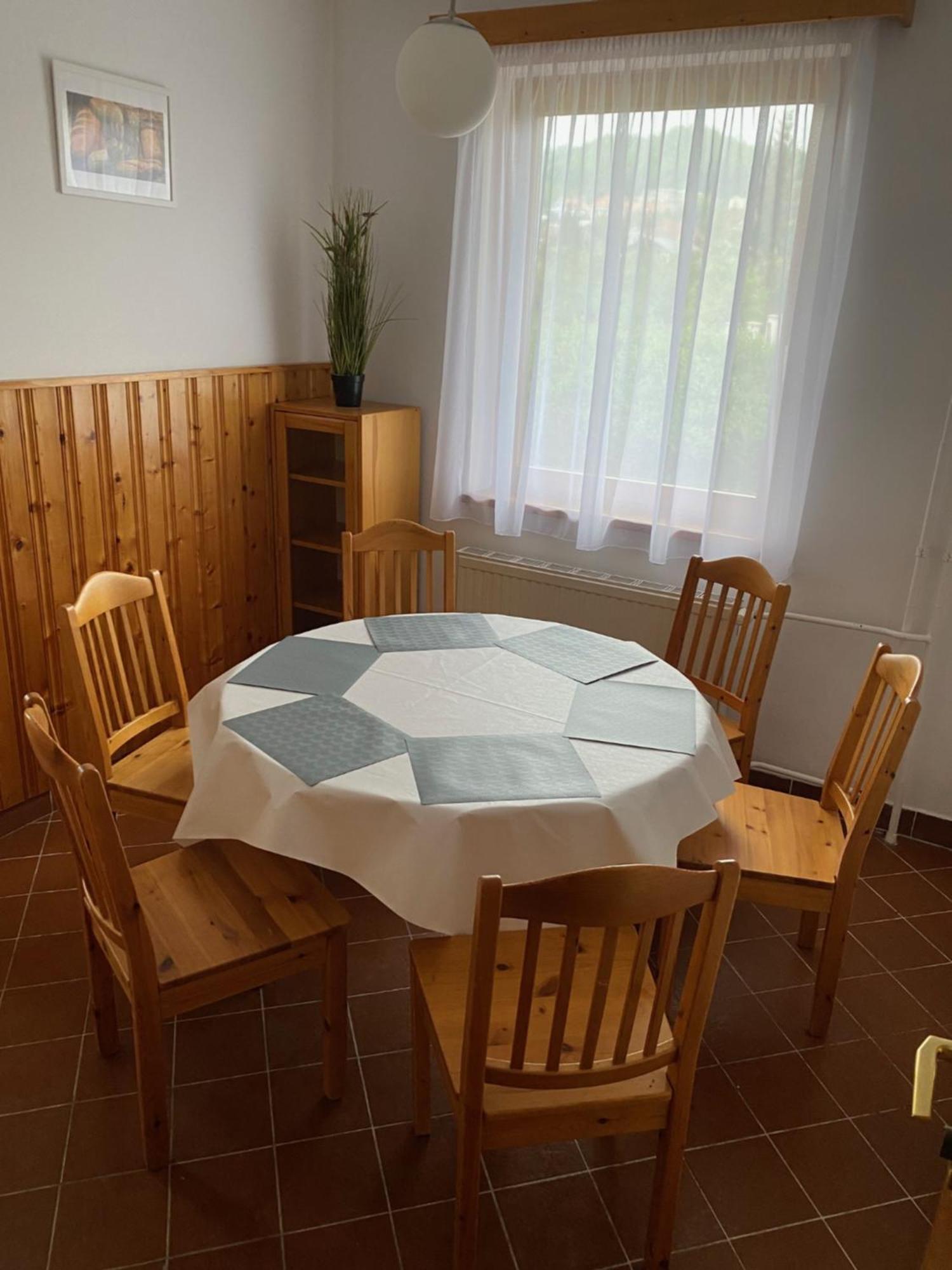 Global Apartmanhaz Vonyarcvashegy Bagian luar foto