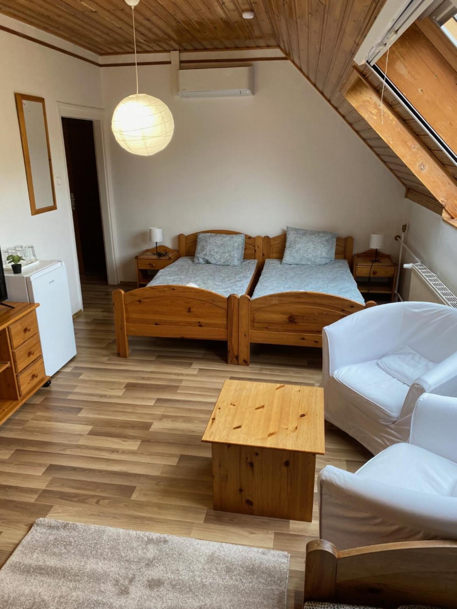 Global Apartmanhaz Vonyarcvashegy Bagian luar foto