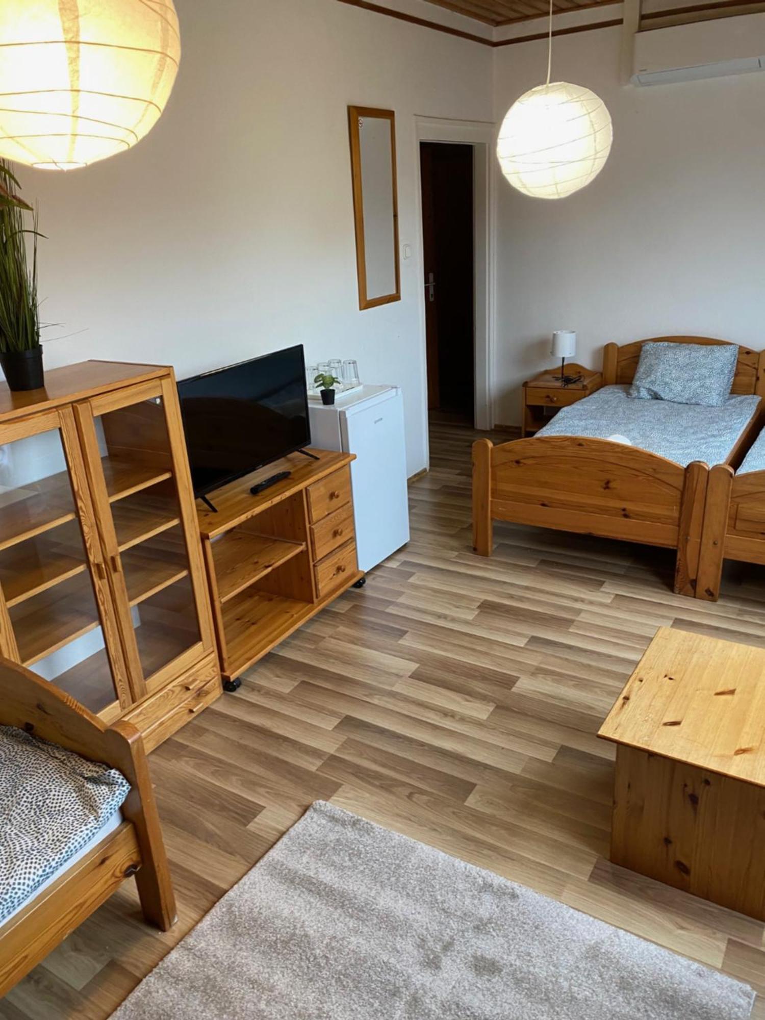 Global Apartmanhaz Vonyarcvashegy Bagian luar foto