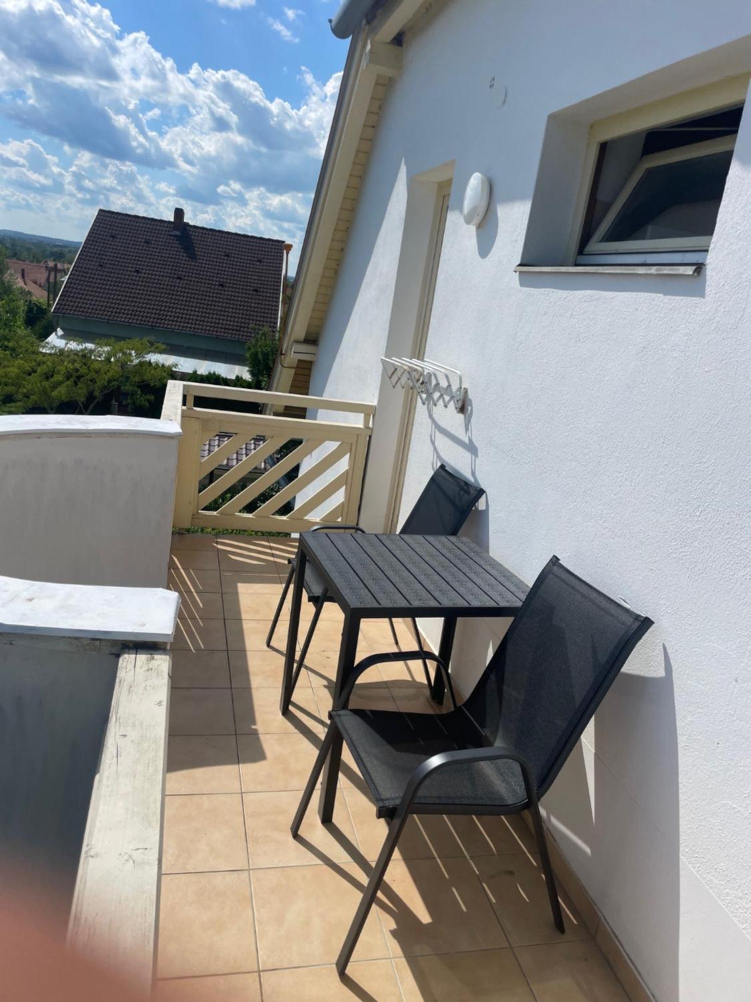 Global Apartmanhaz Vonyarcvashegy Bagian luar foto